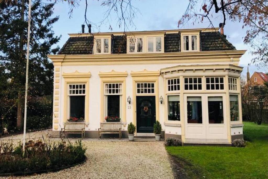 Tiny House In Tuin Van De Statige Villa Mariahof Dordrecht Exterior foto